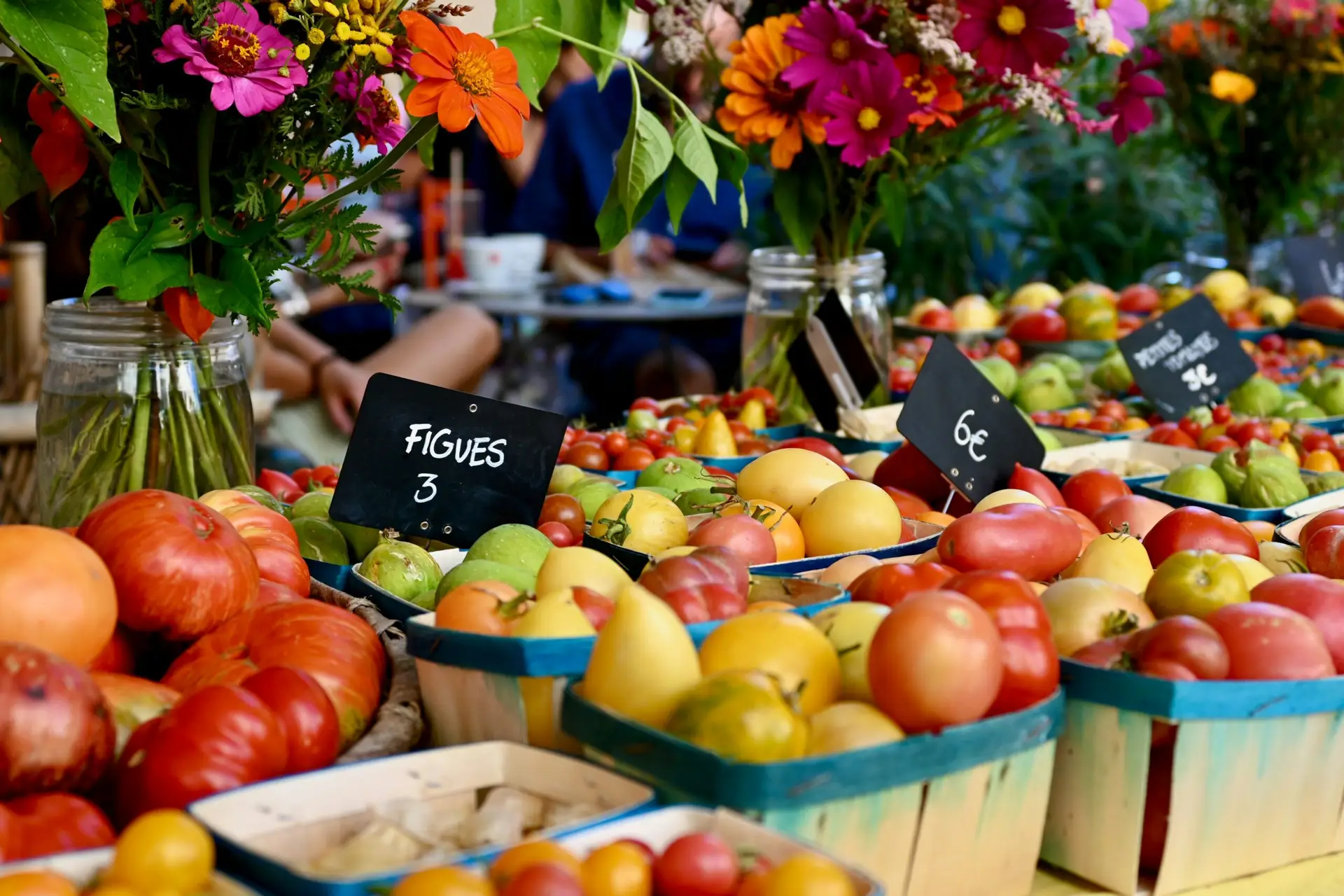 Flânez sur les marchés provençaux de Théoule-sur-Mer